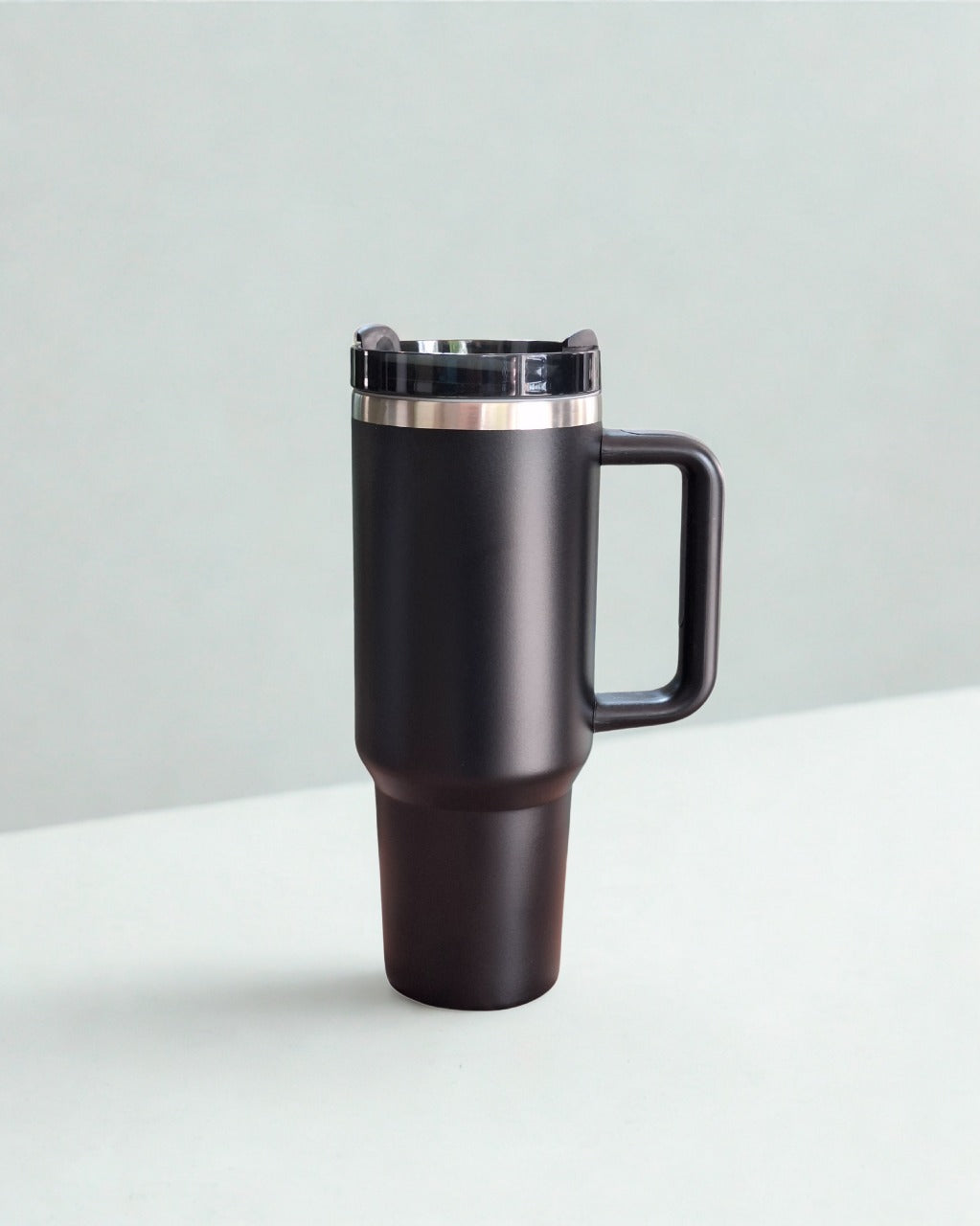 Portable Large Tumbler with Comfortable Handle